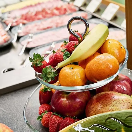 부루넨호프 시티 센터 3*