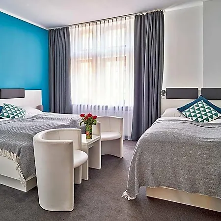 Brunnenhof Center מלון 3*