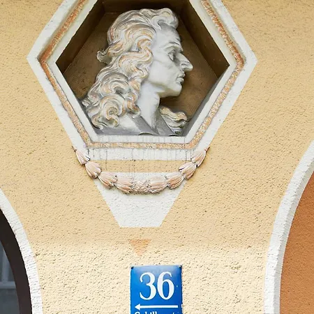 Brunnenhof Center
