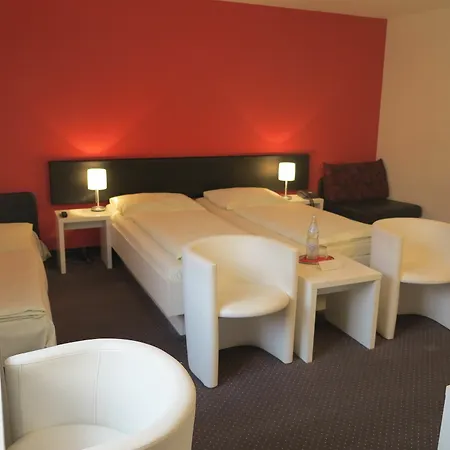 מלון Brunnenhof Center 3*