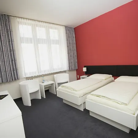 Ξενοδοχείο Brunnenhof Center 3*