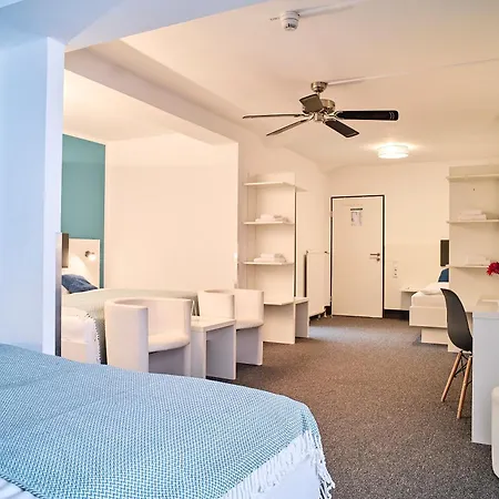 Brunnenhof Center Hotel