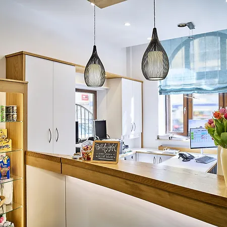 Hotel Brunnenhof Center 3*