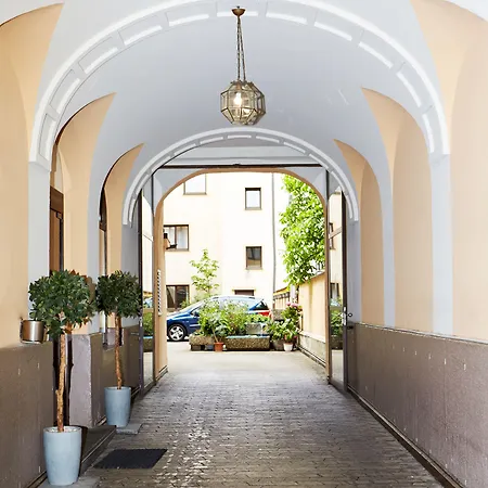 Brunnenhof Center 3*