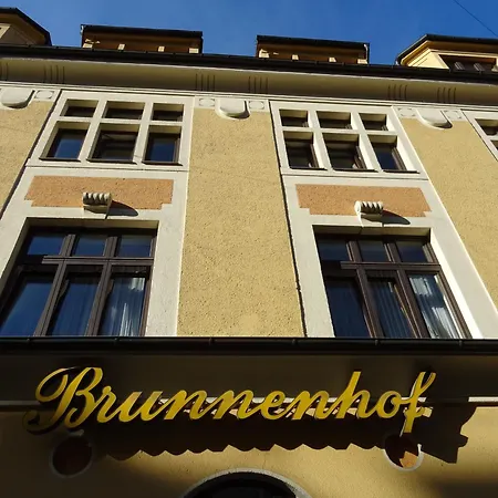 Hotel Brunnenhof Center 3*