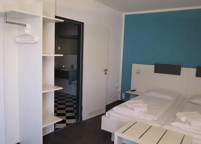 Hotel Brunnenhof Center 3*