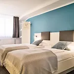 Brunnenhof Center Hotell 3*