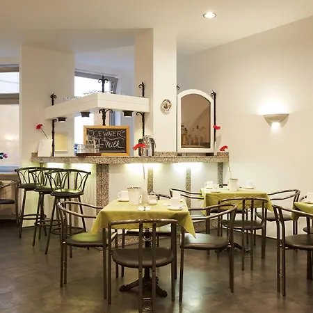 Brunnenhof Center Hotel 3*